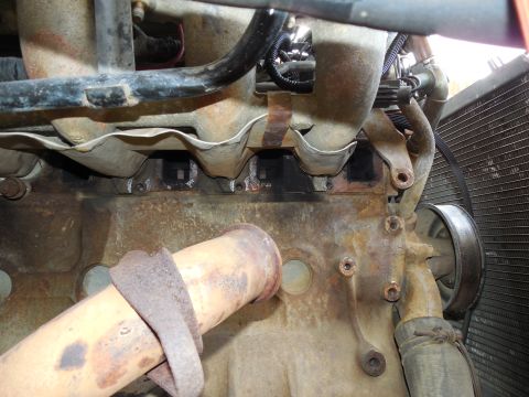 1983 Ford Bronco - I hadn't noticed (or maybe I just didn't want to) how bad the manifolds were leaking before I took the truck apart, so I didn't bother work…