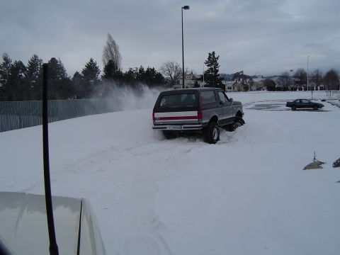 1989 Ford Bronco - My turn to be stuck...saw a big ass snow drift, couldnt resist.