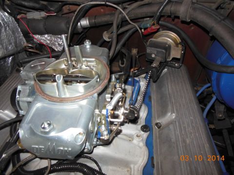 1979 Ford F-150 - Engine bay detail showing a carburetor and valve cover. Date stamp indicates photo taken in 2014.