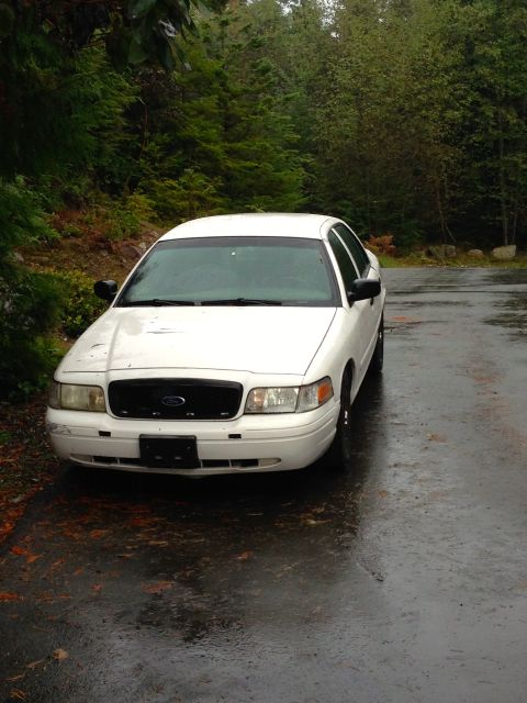 2003 Ford Crown Victoria photo