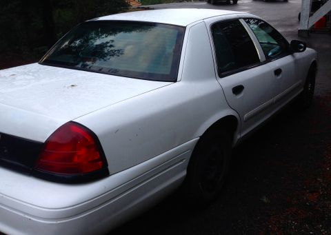 2003 Ford Crown Victoria photo