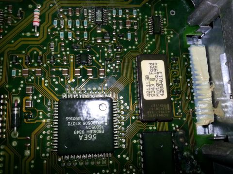 1994 Ford Bronco - A circuit board with visible text indicating 'Ford' is shown, but no vehicle is present.