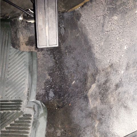 1992 Ford Bronco - and there is the water...so either I didn't seal the trough good enough or the leak is coming from somewhere else.