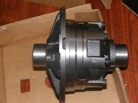 Differential carrier assembly in a cardboard box