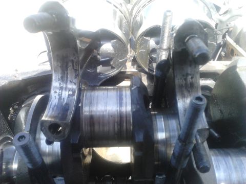 1988 Ford Bronco - DAY 3: pulled the tranny and transfer case. tranny needs a rebuild as the clutches burned up and it wont shift into 3rd. will probably sell…