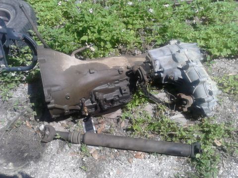 1988 Ford Bronco - DAY 3: pulled the tranny and transfer case. tranny needs a rebuild as the clutches burned up and it wont shift into 3rd. will probably sell…