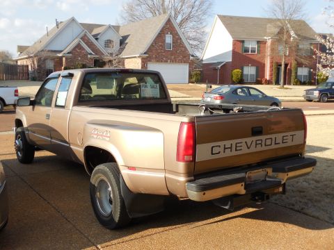 1997 Chevrolet Silverado 3500 - This is the first time I've had the camper off, and probably the first time it has been off in more than a decade. Note that the crane stow…