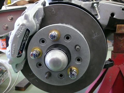 Corvette Stingray brake caliper with Delco Moraine branding and part number 1132273