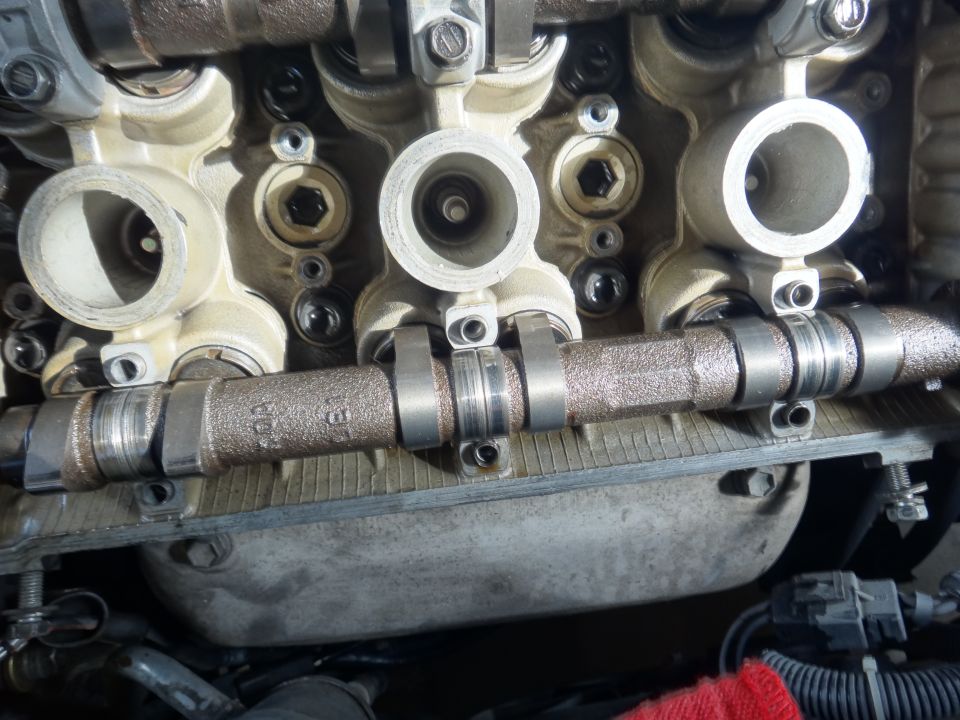 Engine camshaft with visible markings