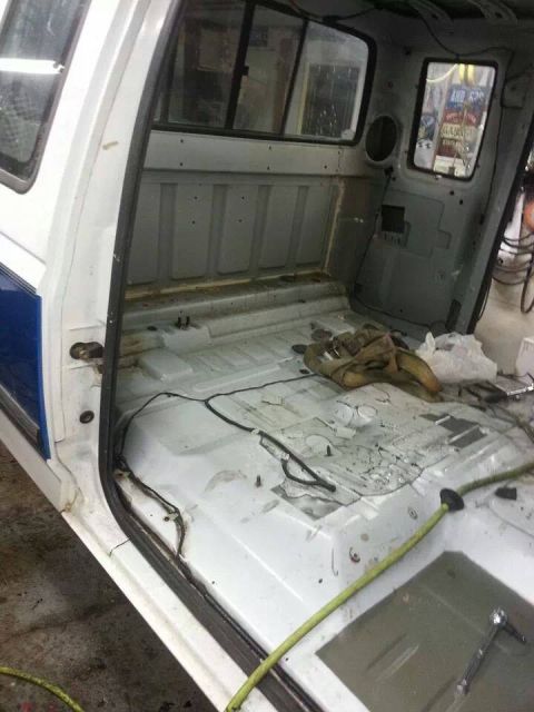 1995 Ford F-150 - starting interior of new cab