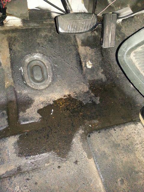 1992 Ford Bronco - So after all that is still leaked. clearly my problem was not the windshield.