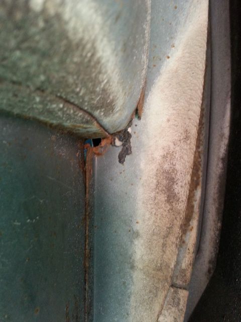 1992 Ford Bronco - shot of the same hole from the wheel well side.