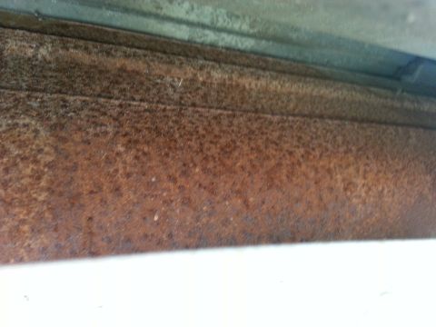 1992 Ford Bronco - another shot of the rust. this was a lot worse than I thought it would be. on the plus side nothing looks like it has gone the whole way th…