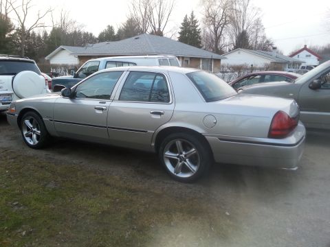 2004 Mercury Grand Marquis photo