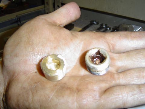 1989 Ford Bronco - Transfer case has stupid aluminum plugs
