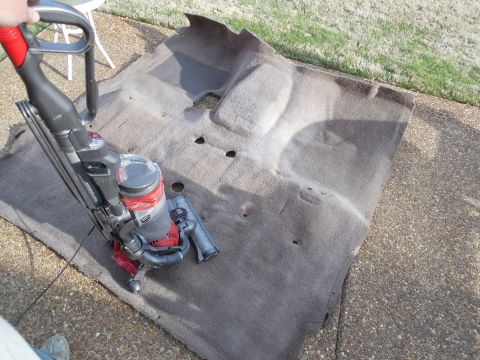 1983 Ford Bronco - After it dried thoroughly, I swept up the patio and then vacuumed the carpet. Later, I flipped it, threw it on top of my patio chairs (whic…