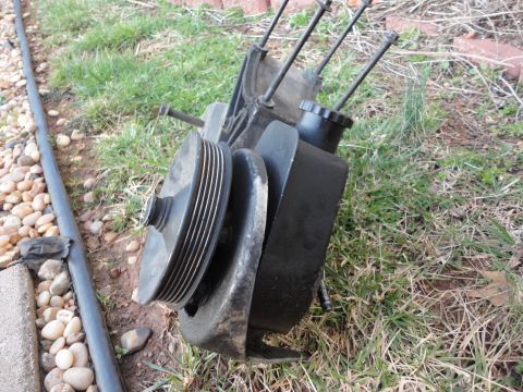 1995 Ford F-150 - 460cid Saginaw Pump/Bracket dirty 2