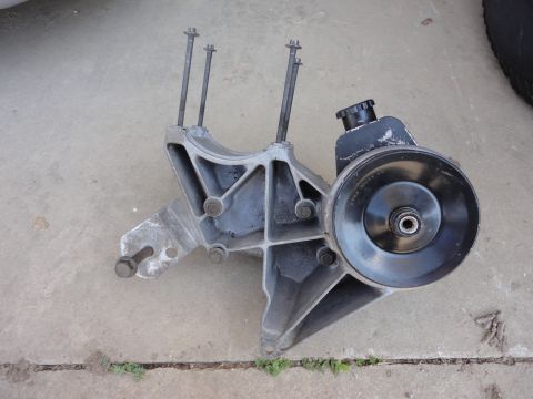 1995 Ford F-150 - 460cid Saginaw Pump/Bracket clean 1