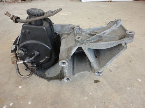1995 Ford F-150 - 302/351W Saginaw Pump/Bracket clean 2