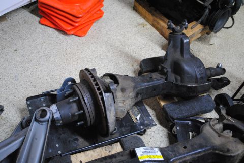 1986 Ford Bronco - A Dana 50 TTB front axle assembly is shown, likely for a truck or SUV.