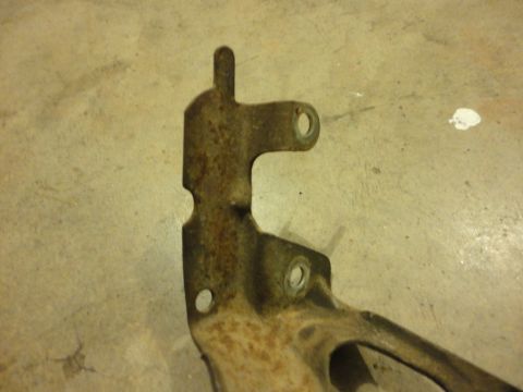 1995 Ford F-150 - 300cid EFI Throttle Cable Bracket dirty 2 (pre-94?)
