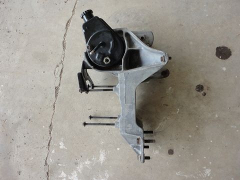1995 Ford F-150 - 300cid Saginaw Pump/Bracket clean 2