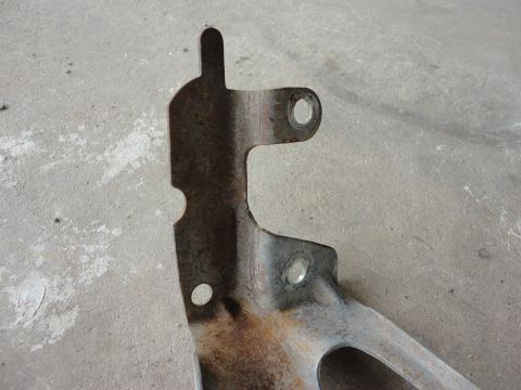 1995 Ford F-150 - 300cid EFI Throttle Cable Bracket clean 2 (pre-94?)