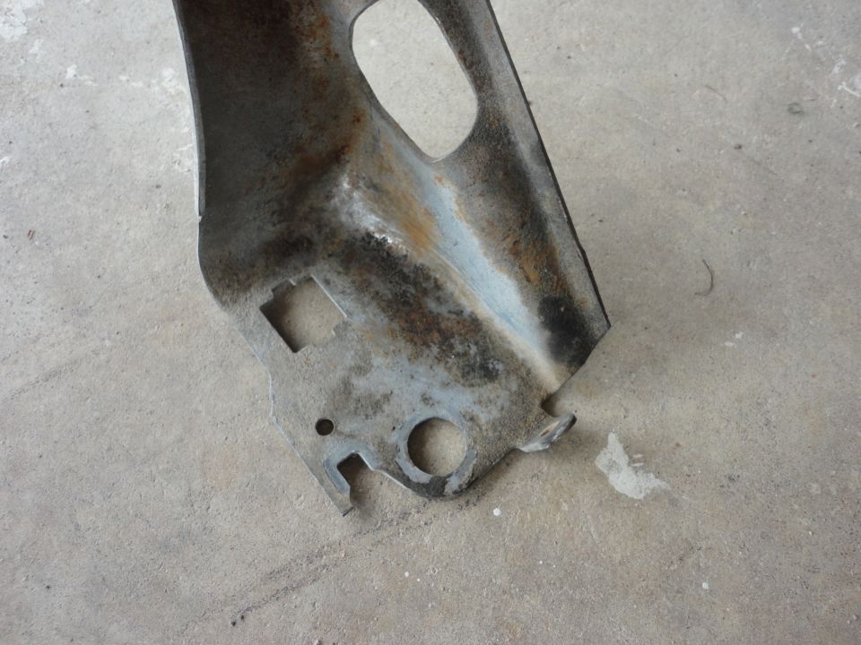 300cid EFI Throttle Cable Bracket clean 3 (pre-94?)