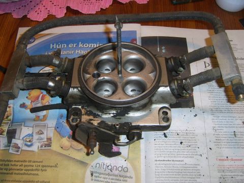 1986 Ford Bronco - throttle body