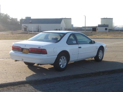 1995 Ford Thunderbird photo