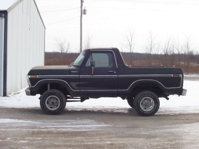1978 Ford Bronco - Looking at my truck from the left side