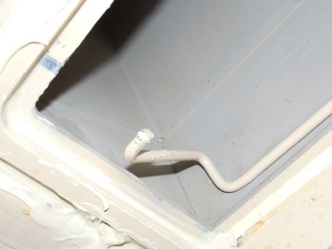 1983 Ford Bronco - I picked up some tan seam sealer today (3M 08300 $31@NAPA) so no water will get in the truck or the vault. [url=https://www.supermotors.net…