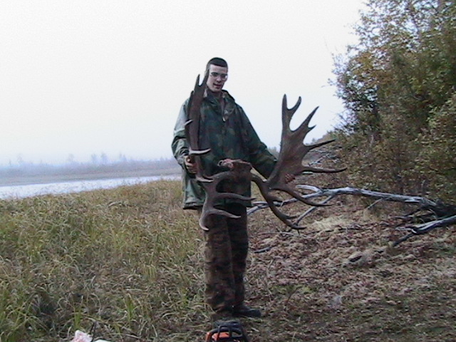Not very wide palms, but very long points. 3x3, 19 points in all, longest was 18 inches.