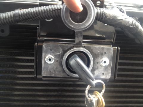 2014 Jeep Wrangler - 2014 Jeep Rubicon Unlimited JKUR Mopar Hood Lock