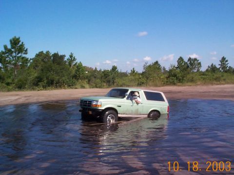 1994 Ford Bronco - Umm, could somebody gimme a tug?