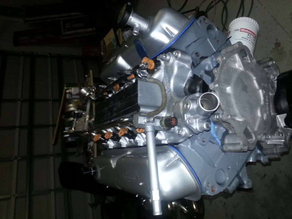 Ford V8 engine with fuel injectors and oil filter
