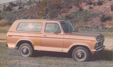 1988 Ford Bronco - This Ford Bronco features a distinctive grille that points to a 1978 model year, not 1988.