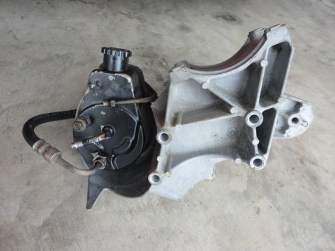 1995 Ford F-150 - 460cid Saginaw Pump/Bracket Clean 2