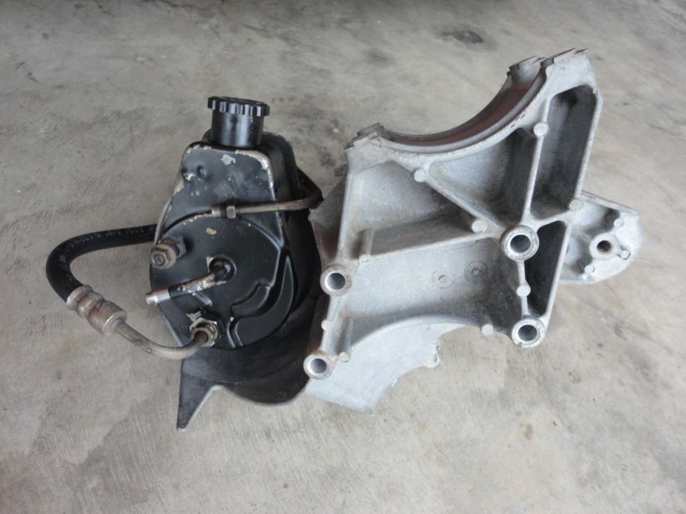 460cid Saginaw Pump/Bracket Clean 2