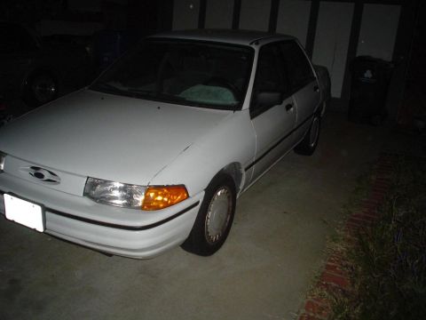 1993 Ford Escort photo