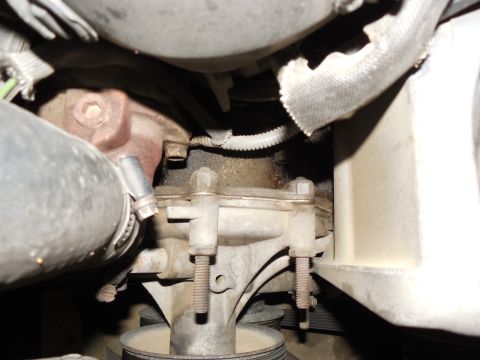 1975 Ford Bronco - Looking straight down in front of the distributor ...later: [url=http://www.supermotors.net/vehicles/registry/media/1031382] http://www.sup…