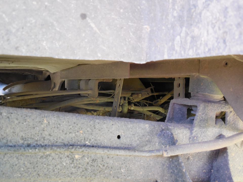 RHR wheelwell looking forward across the frame.