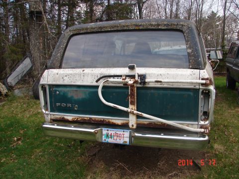 1978 Ford Bronco - This 1978 Ford Bronco is seen from the rear, a spare tire carrier and a two-tone paint scheme.