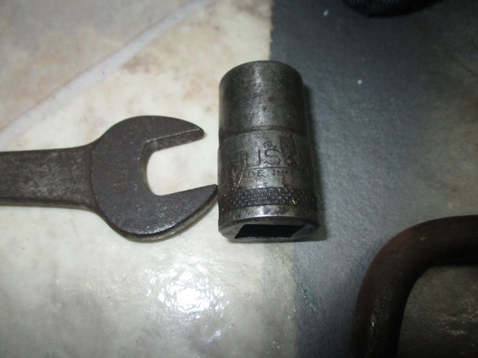 wrench and socket tool
