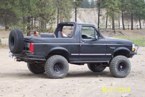 1990 Ford Bronco - This 1990 Ford Bronco is equipped for off-road adventures with its lifted suspension and large tires.