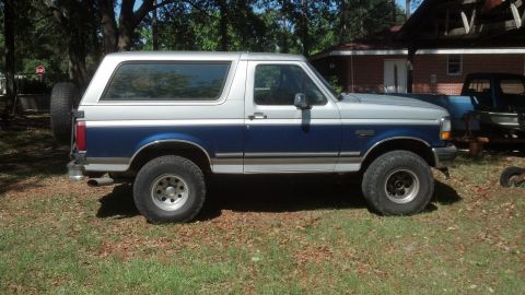 1996 Ford Bronco photo