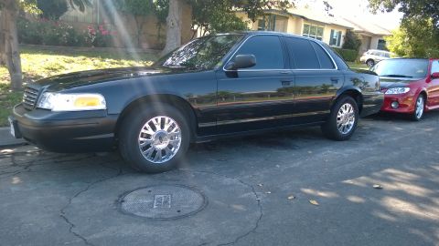 2003 Ford Crown Victoria photo