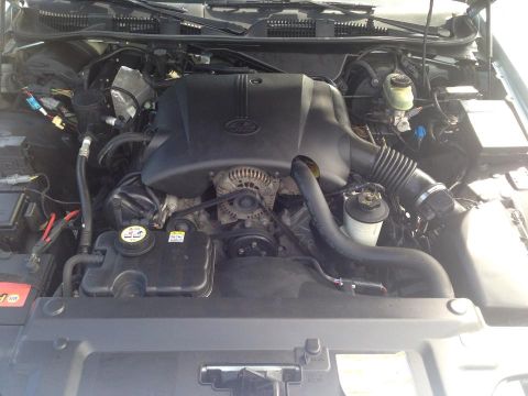 2002 Ford Crown Victoria photo