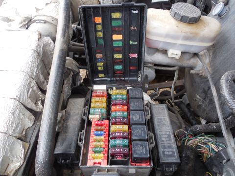 1983 Ford Bronco - To make this USELESS lid slightly more-useful, I used my paint pens to indicate the fuse ratings, & the relay purposes. I also store a few…
