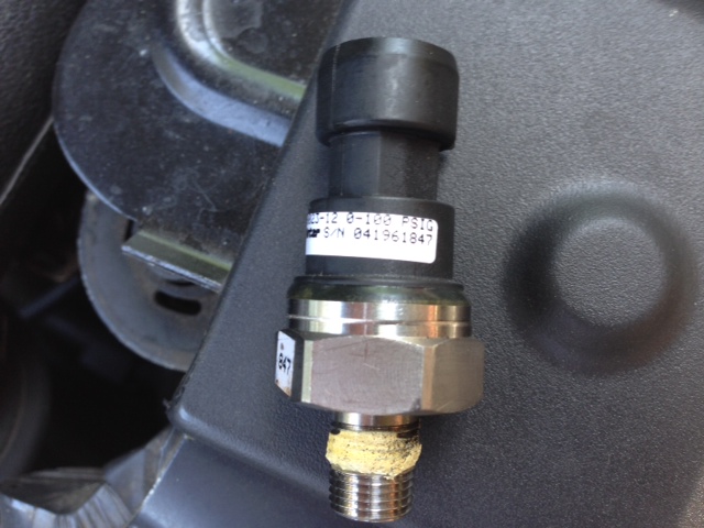 Pressure sensor with label '0-12 0-100 PSIQ S/N 041961847' and '847' visible